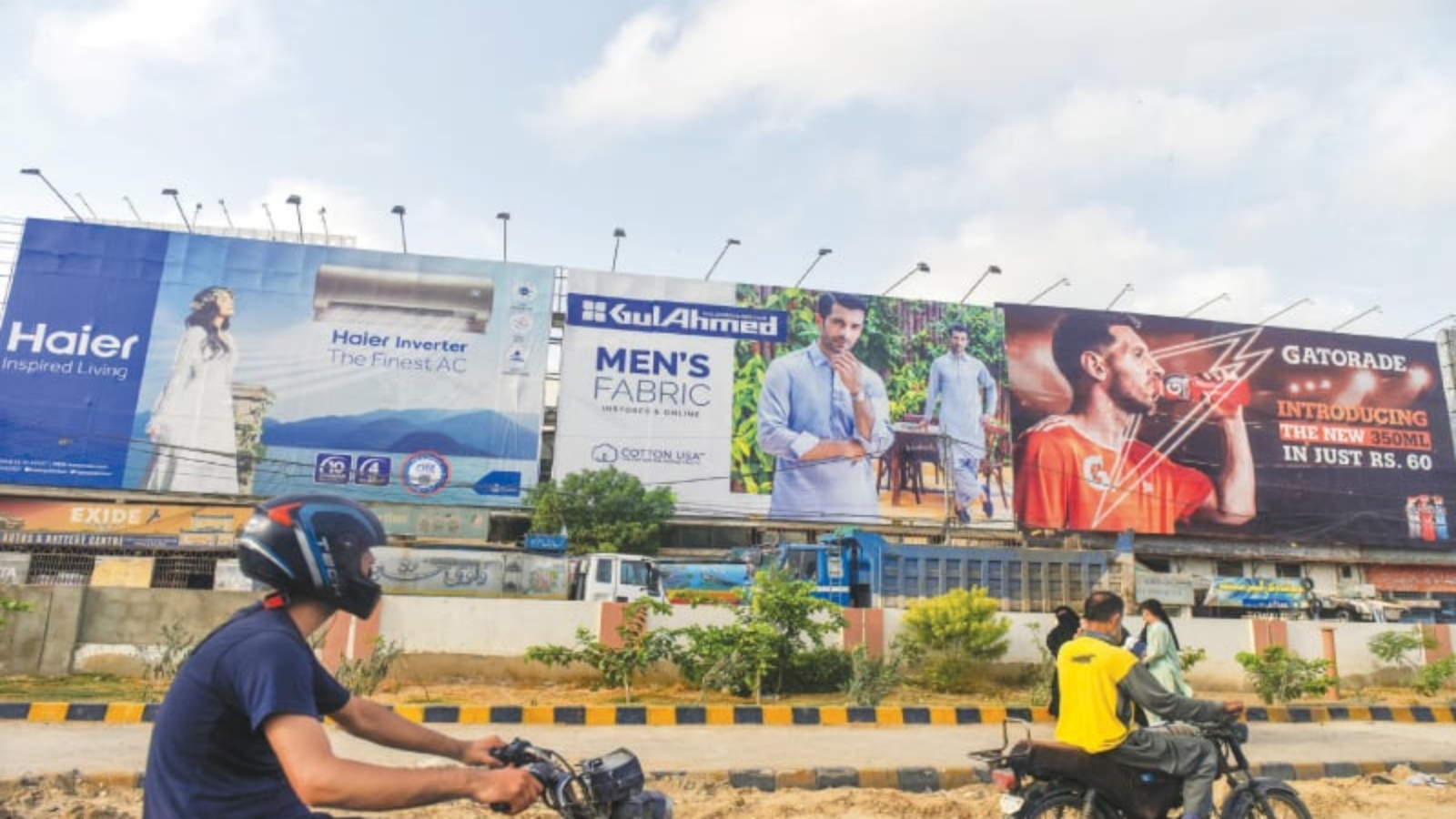 Karachi-Billboards01